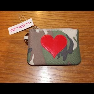 Lolo camo heart change purse